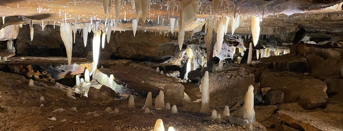 Ohio Caverns is one of Places to go.