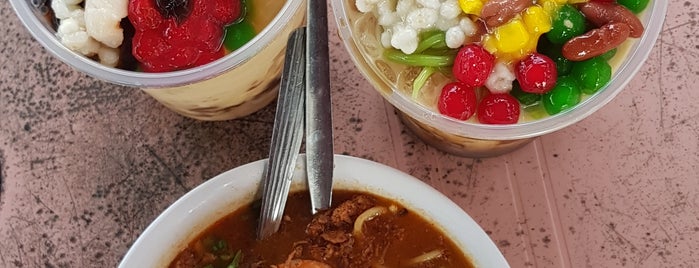 Cendol Pulut, Laksa, Nasi Lemak, Nasi Tomato & Kuih Muih is one of 槟城 Putu Mayong.