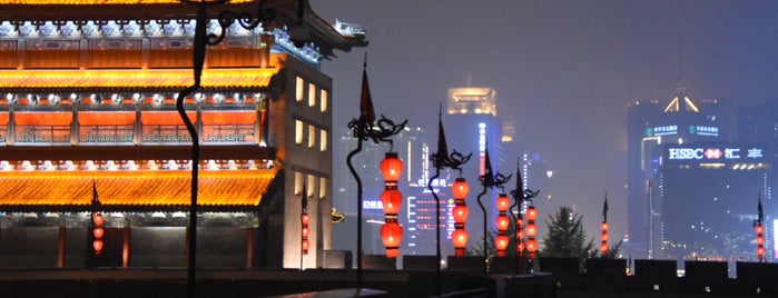 Xi'an City Wall is one of Sandro 님이 좋아한 장소.