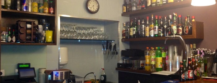 Taninos Wine Bar is one of Lugares guardados de rebeka.