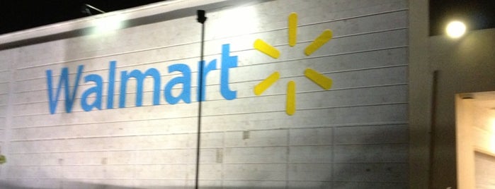 Walmart is one of สถานที่ที่ Joaquin ถูกใจ.
