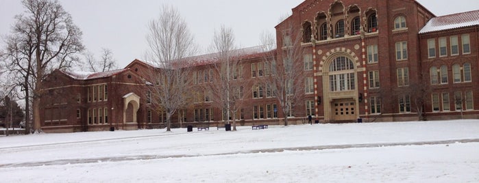 South High School is one of Tempat yang Disukai Usaj.