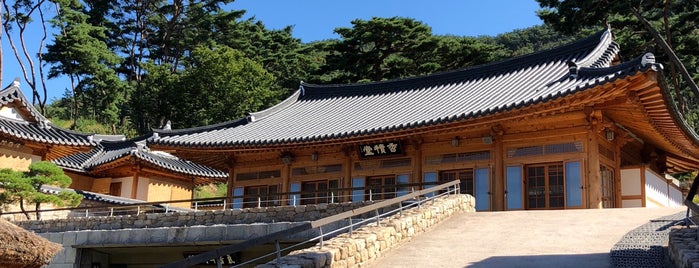 Jingwangsa Temple is one of Korea.