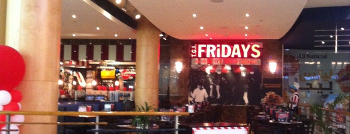 T.G.I FRiDAY'S is one of Fawazさんのお気に入りスポット.