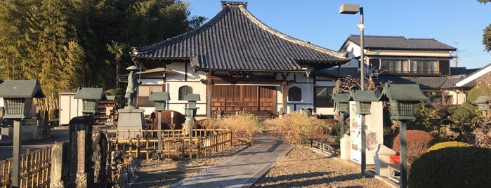 阿日山 総持院 is one of 東国花の寺百ヶ寺.