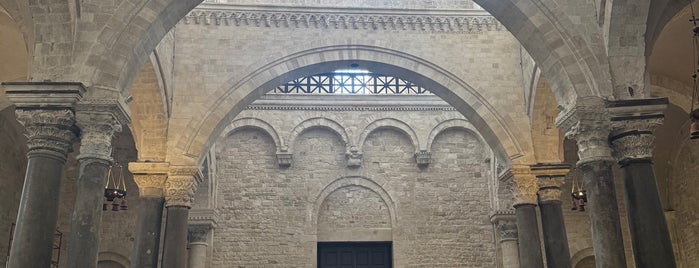 Basilica di San Nicola is one of Pelin'in Beğendiği Mekanlar.