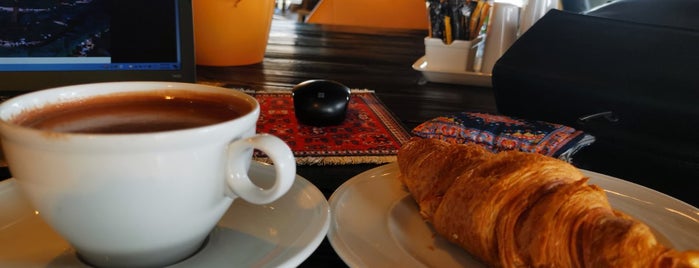 Mikel Coffee Company is one of Lugares favoritos de MAQ.