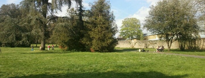 Parc de La Boucardière is one of gezi.