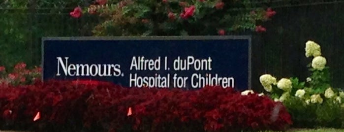 Alfred I. duPont Hospital for Children is one of Lugares favoritos de Mary Jeanne.