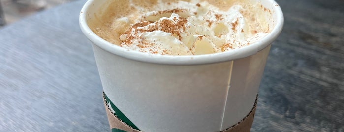 Starbucks is one of Renéさんのお気に入りスポット.