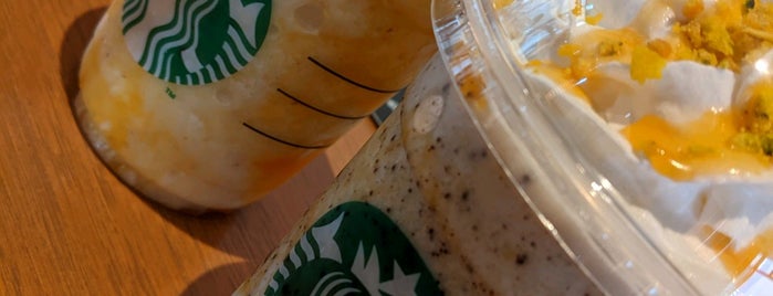 Starbucks is one of Lugares favoritos de Fernando.