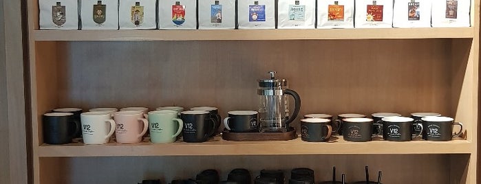 dr.CAFE COFFEE is one of สถานที่ที่ T ถูกใจ.
