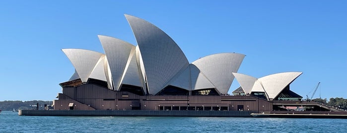 Sydney Opera House is one of Tempat yang Disimpan Soo.