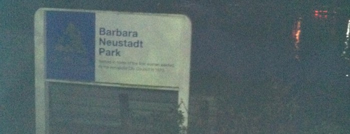Barbara Neustadt Park is one of Locais salvos de George.