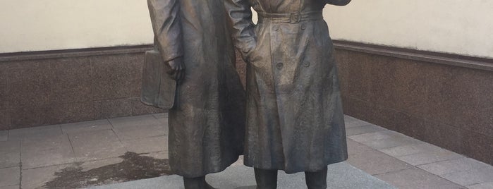 Пам’ятник Жеглову і Шарапову is one of Lieux qui ont plu à Андрей.