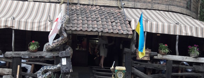Пивоварна ресторація «Ковчег» is one of Tempat yang Disukai Андрей.