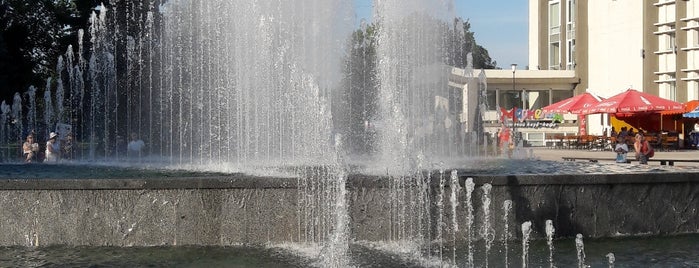 Фонтан / Fountain is one of Андрей : понравившиеся места.