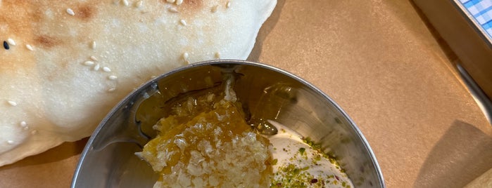 بيت المونة is one of مطاعم فطور.