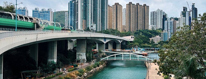 Ap Lei Chau Bridge is one of HK's Roads Path.