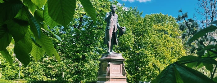 Памятник Иммануилу Канту / Immanuel Kant monument is one of Kenigsberg FSQ.
