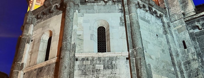 Basilica di San Fedele is one of Como.