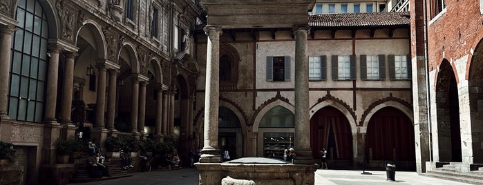 Piazza dei Mercanti is one of Milan Places To Visit.