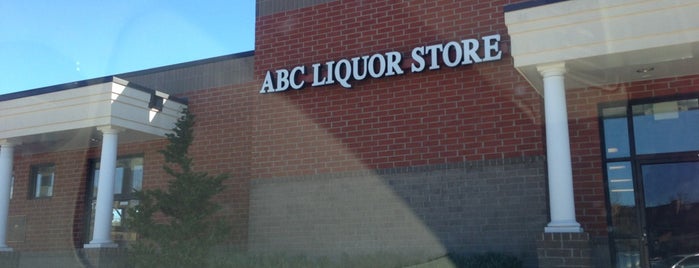 ABC Liquor Store is one of สถานที่ที่ Mike ถูกใจ.