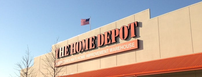 The Home Depot is one of สถานที่ที่ Ken ถูกใจ.