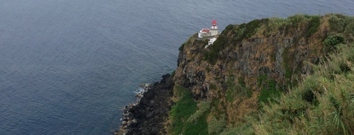 Miradouro Ponta do Arnel is one of Tempat yang Disukai Kyo.