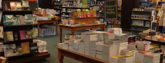 Barnes & Noble is one of Miami places.