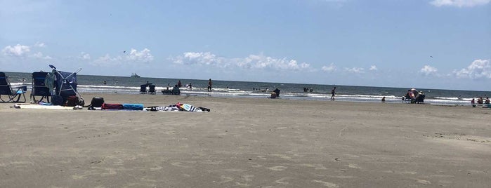 Kiawah Beach is one of Betsy'in Beğendiği Mekanlar.