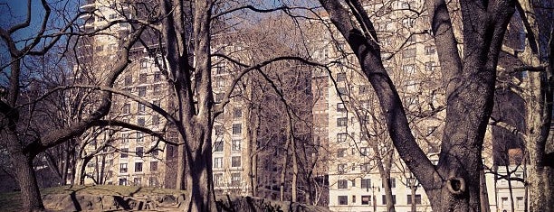Central Park - W 69th St Entrance Garden is one of Lugares favoritos de Marcello Pereira.