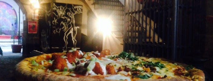 Pizza del Perro Negro is one of สถานที่ที่ Dany ถูกใจ.
