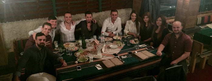 Македонската къща is one of Семейни вечери на Бингомирови.