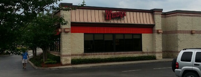 Wendy’s is one of สถานที่ที่ Jeff ถูกใจ.