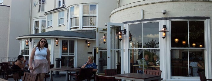 The Foley Arms Hotel (Wetherspoon) is one of Restaurantes!.