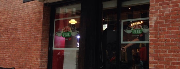 Central Perk is one of Teeさんのお気に入りスポット.