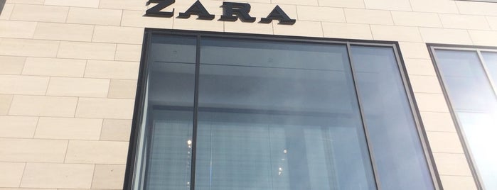 Zara is one of สถานที่ที่ !Boo*# 🍒 ถูกใจ.