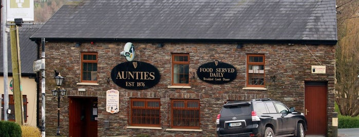 Aunties Bar is one of Restarants.