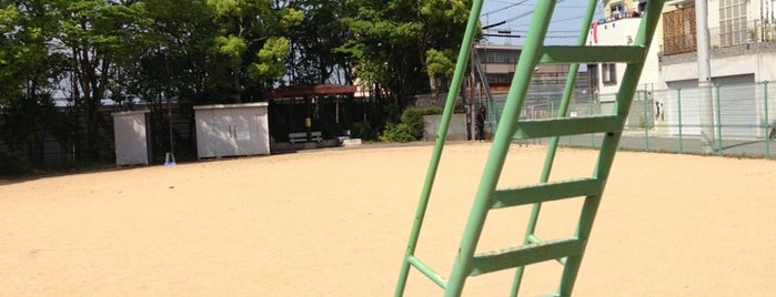潮見が丘公園 is one of 公園.