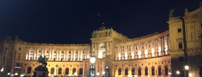 Hofburg is one of Wien.