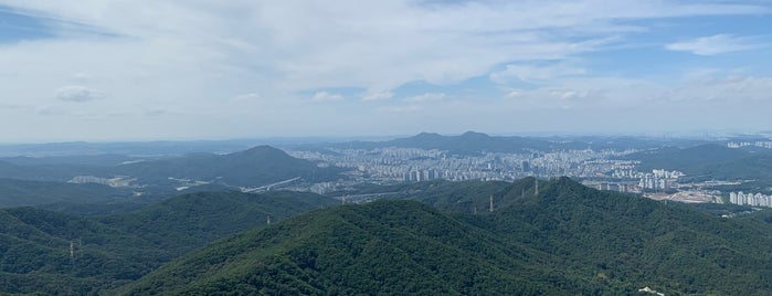 청계산 망경대 is one of Outdoor Activities.