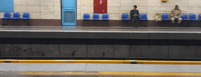 Hor Square Metro Station is one of Tehran Metro Line 2 | خط 2 مترو تهران.