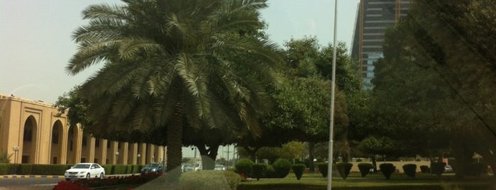 Al-Seef Roundabout is one of Posti salvati di ɹǝxoqʞɔıʞ8b.