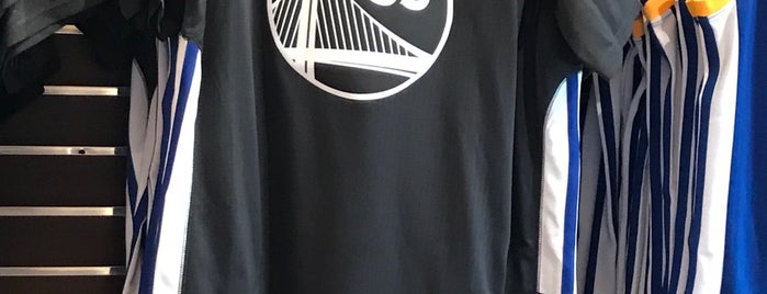 Golden State Warriors Team Store is one of San Francisco.