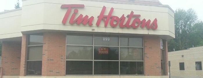 Tim Hortons is one of สถานที่ที่ Dave ถูกใจ.