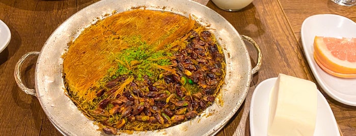 Ehdişam Künefe is one of Tatlı ve Börek.