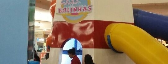 mar de bolinhas is one of Carolinaさんのお気に入りスポット.
