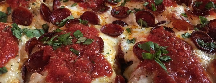 Descendant Detroit Style Pizza is one of Stevenさんのお気に入りスポット.