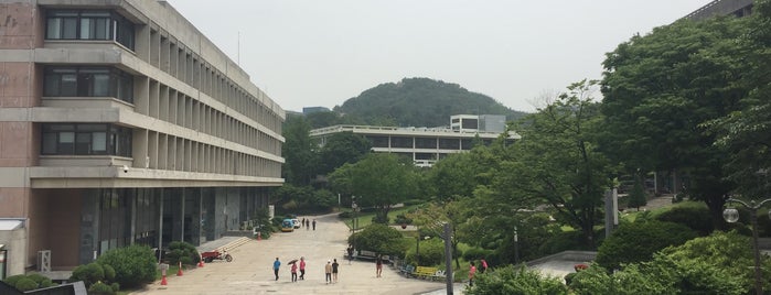 서울대학교 아크로광장 is one of Seoul Natl Univ.